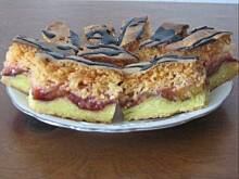 Fot. elkab, Góra ciasto ze śliwkami