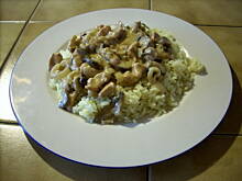 Fot. Canella, Płaty drobiowe w sosie śmietanowym