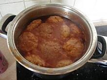 Fot. BasiaGerlach, kotlety z łopatki z kapustą w sosie pomidorowym