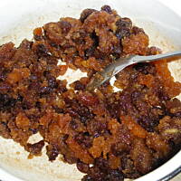 drożdzowe bułeczki z bakaliami i nutką cynamonu