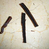 drożdzowe bułeczki z bakaliami i nutką cynamonu