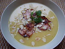 Fot. eNka, Zupa ziemniaczana kremowa z płatkami migdałowymi