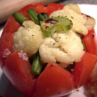 Otominiasty pomidor - nadziewany jarzynami