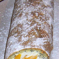 Rolada z bitą śmietaną i owocami wg Różyczki