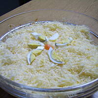 Sałatka warstwowa z tuńczykiem i marchewką