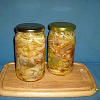 Śledzie w oleju z przyprawami