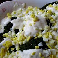 Sałatka z brokułów na ostro