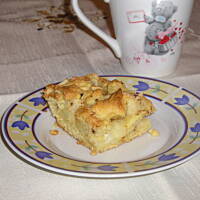 Szarlotka z bezą i  kruszonką