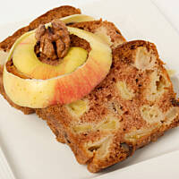 Cinnamomum with apples