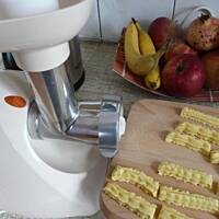 Ciasteczka kruche wyciskane przez maszynkę