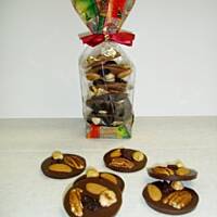 mendiants - dyski czekoladowe z bakaliami