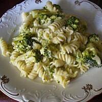 Makaron z brokułami