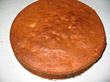 Fot. łOSOS, biszkopt  orzechowy