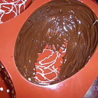 deser jajo śmietankowo-czekoladowo-brzoskwiniowy