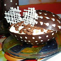 deser jajo śmietankowo-czekoladowo-brzoskwiniowy