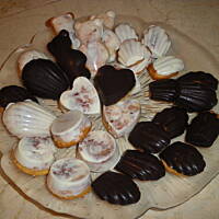 magdalenki pomarańczowo-miodowe z czekoladami