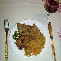 Żeberka w kapuście z jabłkami