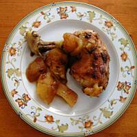 Kurczak w sosie śliwkowo-miodowym z jabłkami