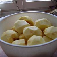 Placek cynamonowo-jabłkowy