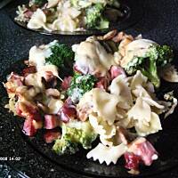 Zapiekanka makaronowa z brokułami