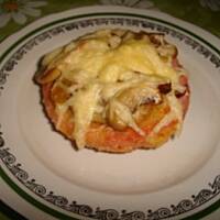 miseczki z mortadeli z pieczarkami