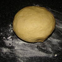 Paszteciki pieczone z kapusta i pieczarkami