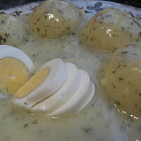 Sos koperkowy z jajkiem i ziemniakami