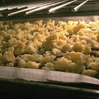 Czekoladowy drozdzowy placek z kruszonka