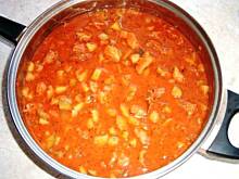 Fot. agacia, Gulasz z ogórkami konserwowymi