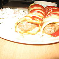 Białe kiełbaski w szlafroczkach