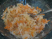 Fot. martikoziolek, Surówka z kapusty kiszonej do ryby