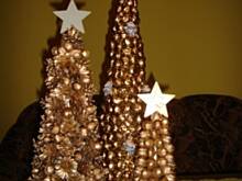 Fot. yette, Stroik świąteczny choinka z szyszek i nie tylko