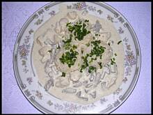 Fot. kasnik, Kurczak z sosem pieczarkowym na białym winie