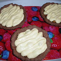 tartaletka z orzechami kremem i karmelem