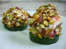 Fot. Kluko, Pralinki z łososia wędzonego z pistacjami