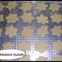 Cisteczka sklejane marmoladą na Boże Narodzenie