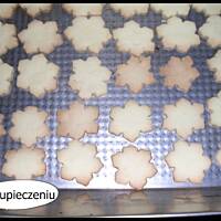 Cisteczka sklejane marmoladą na Boże Narodzenie