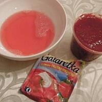 Ciasto musowo-śmietanowe-Mus Truskawkowy-Nostra