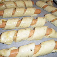 paluchy drożdżowe z parówkami