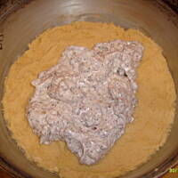 Ciasto z czekoladowo-orzechową bezą