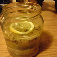 Śledź korzenny z konfiturą z cebuli