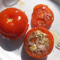 Pomidory nadziewane serem pleśniowym