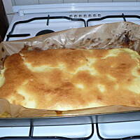 Madzine ciasto z budyniem i jabłkami