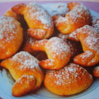 Rogaliki krucho - drozdzowe