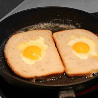 Jajko sadzone w chlebie