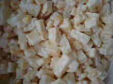 Fot. eve111, Ananasowa sałatka z czosnkiem i zółtym serem