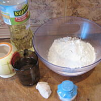 Pizza z kurczakiem i ananasem