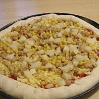 Pizza z kurczakiem i ananasem