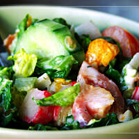 Wiosenna sałatka krabowa z mandarynkami