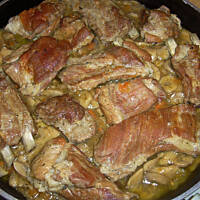 Żeberka na pieczarkowej pierzynce wg Różyczki